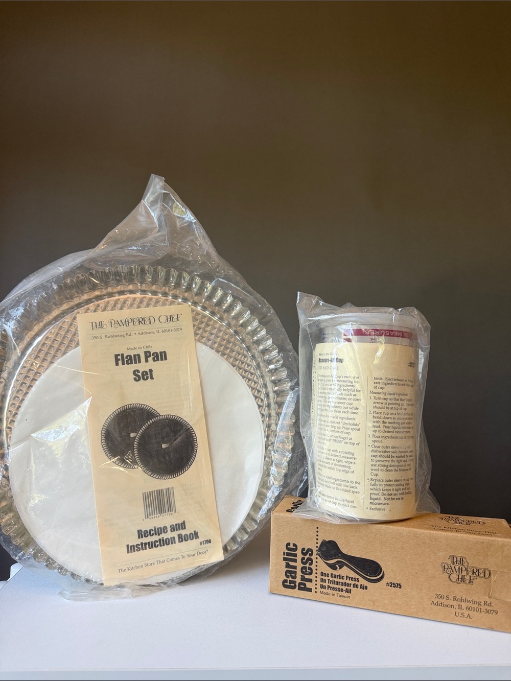 Pampered Chef bundle NIB Flan Pan Set + Garlic Press + Measure All Cup